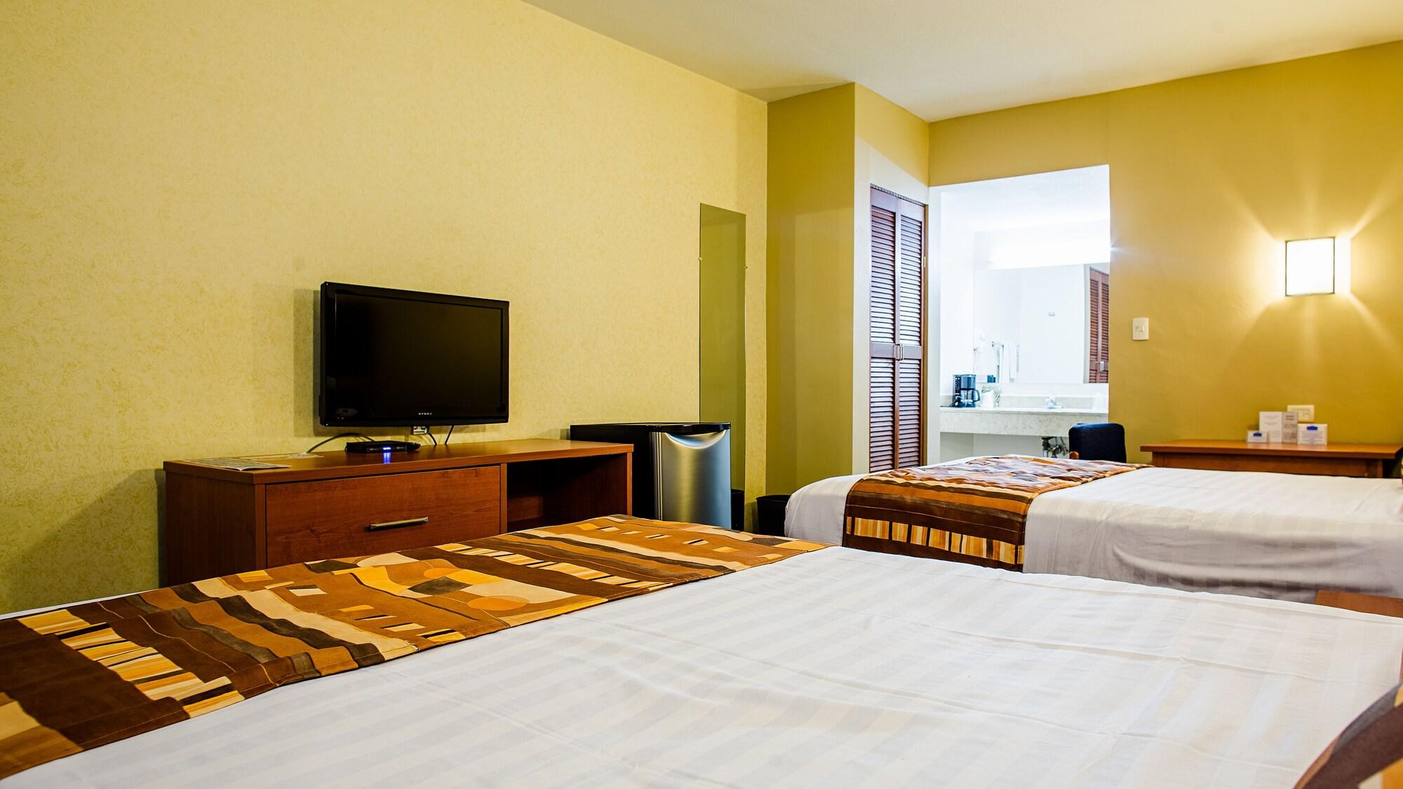 American Inn Hotel & Suites Parral Esterno foto