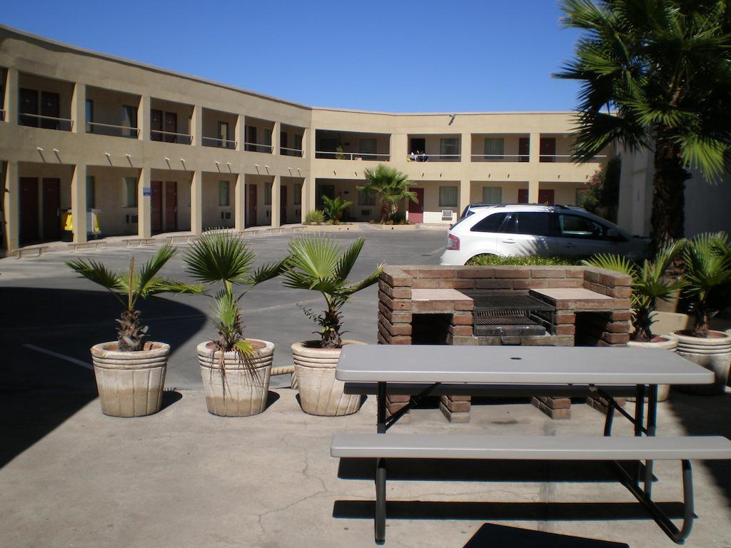 American Inn Hotel & Suites Parral Esterno foto